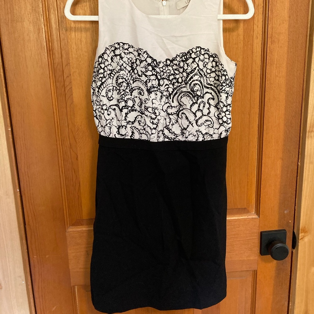 Loft fitted dress with lace pattern. Petite.